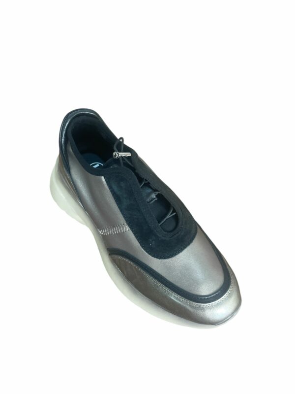 SNEAKERS METALIZADO