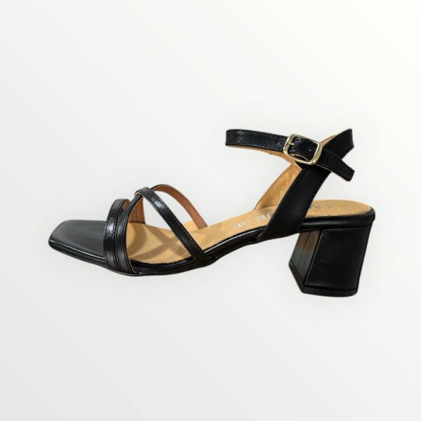 SANDALIA 235