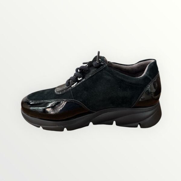 Imagen de WhatsApp 2025-09-08 a las 19.01.59_1202b49c SNEAKERS 3316