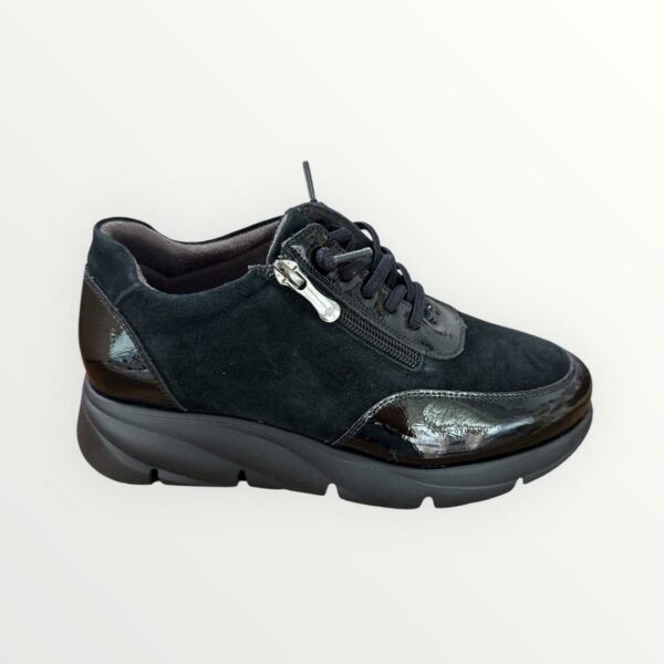 Imagen de WhatsApp 2025-09-08 a las 19.01.59_577d3790 SNEAKERS 3316
