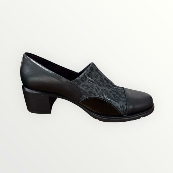Imagen de WhatsApp 2025-09-08 a las 19.14.44_afa8f1c5 ZAPATO TACÓN 10743
