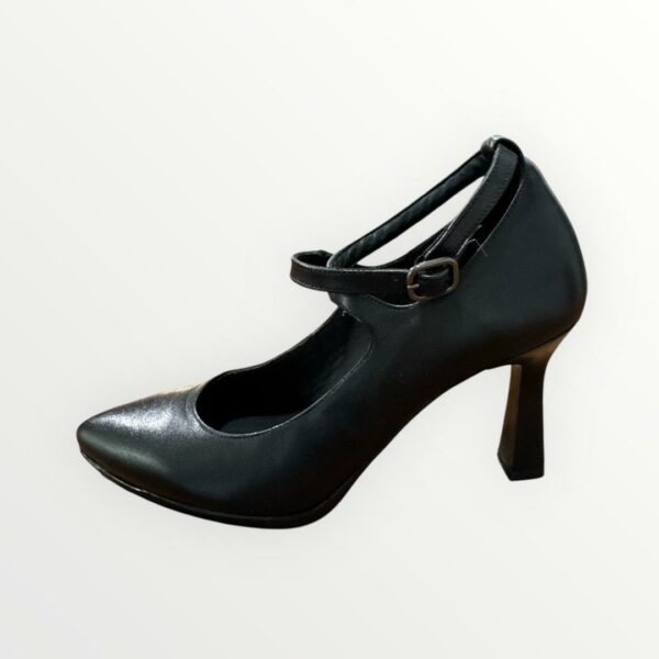 Imagen de WhatsApp 2025-09-11 a las 20.08.39_aa46eaee ZAPATO SYRA 38