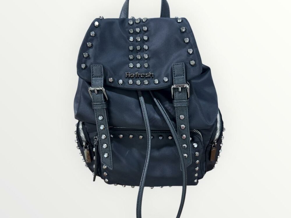 MOCHILA TACHAS