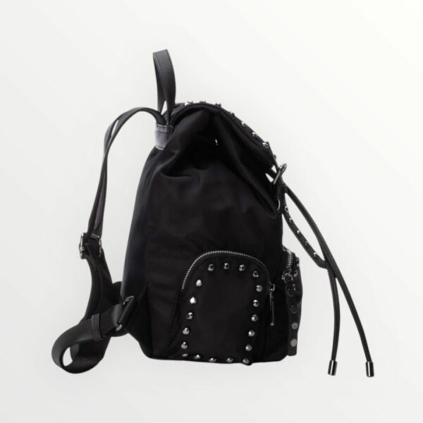 WhatsApp Image 2025-12-26 at 18.19.29 (1) MOCHILA TACHAS