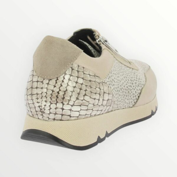 IMG-20251015-WA0035 SNEAKERS 82832