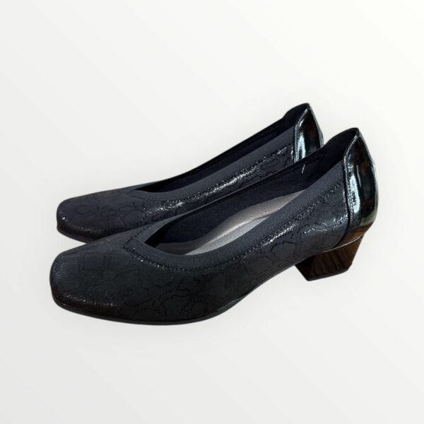 Imagen de WhatsApp 2025-10-21 a las 19.43.59_02117e2d ZAPATO 81762
