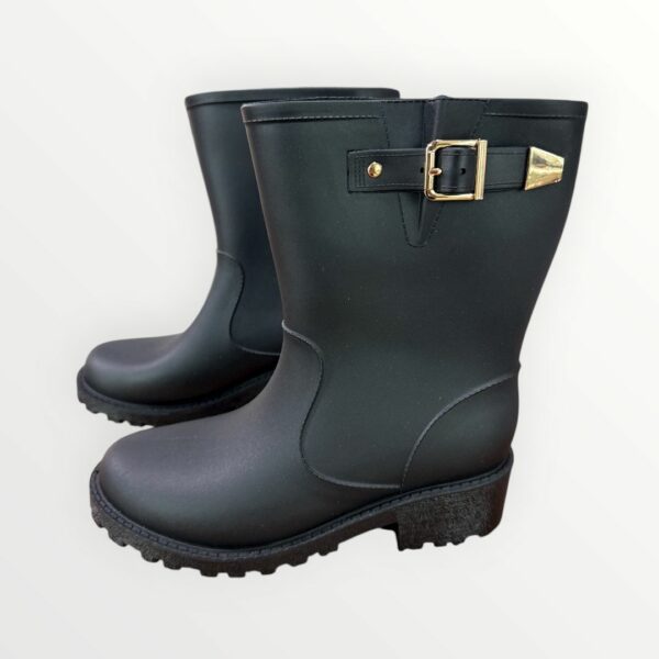 Imagen de WhatsApp 2025-11-10 a las 18.46.54_2005f9e2 BOTA AGUA HEBILLA