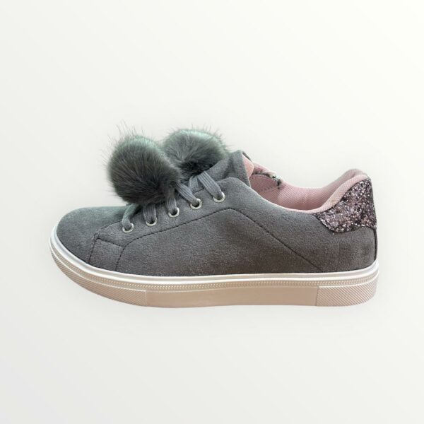 SNEAKERS POMPONES