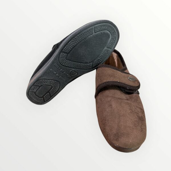 WhatsApp Image 2026-02-04 at 18.16.14 (1) ZAPATILLA VELCRO 2089