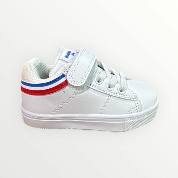 WhatsApp Image 2026-02-04 at 20.04.43 SNEAKERS 3 RAYAS A3735