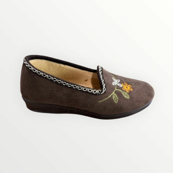 WhatsApp Image 2026-02-09 at 17.19.10 (4) ZAPATILLA FLOR 2010