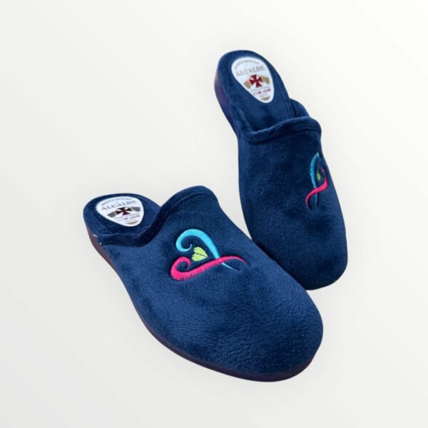 WhatsApp Image 2026-02-09 at 19.45.00 ZAPATILLA DE CASA 5603