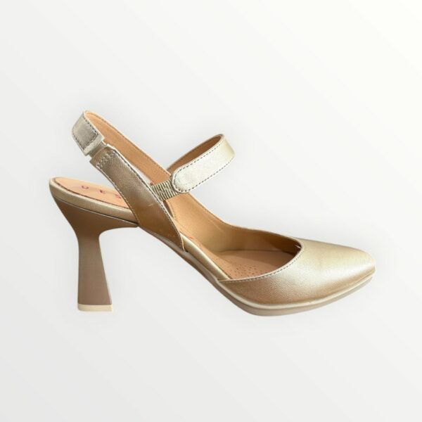 WhatsApp Image 2026-04-01 at 6.07.28 PM (2) ZAPATO SAGA18