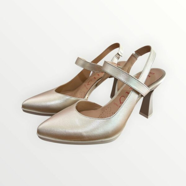 WhatsApp Image 2026-04-01 at 6.07.28 PM ZAPATO SAGA18