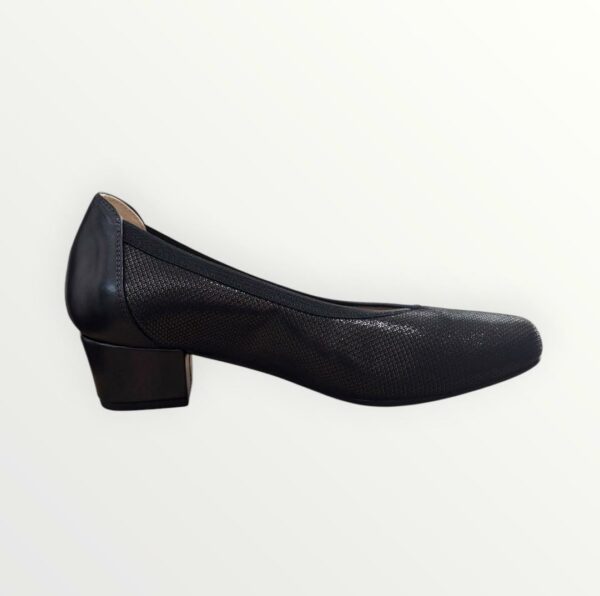 WhatsApp Image 2026-04-11 at 10.35.57 AM (2) ZAPATO 81212
