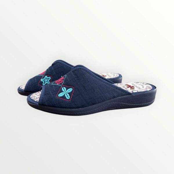 WhatsApp Image 2026-04-17 at 5.33.52 PM ZAPATILLA DE CASA