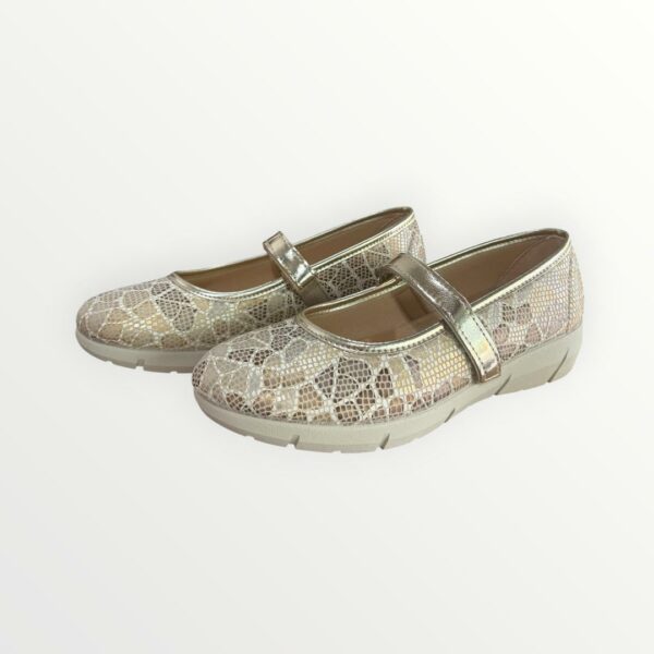 WhatsApp Image 2026-05-02 at 11.37.34 AM ZAPATILLA 264